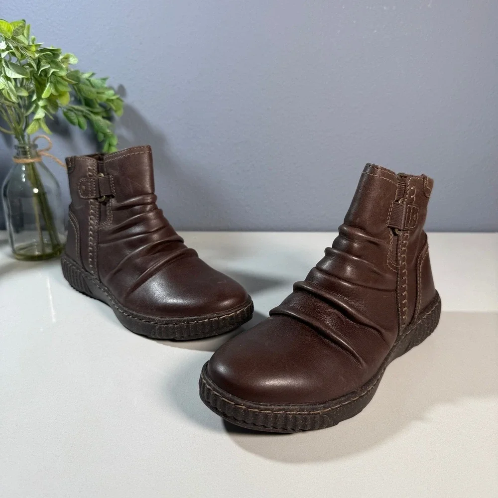 Clarks Caroline‎ Orchid Dark Brown Leather Ruched Ankle Boots Womens US 5